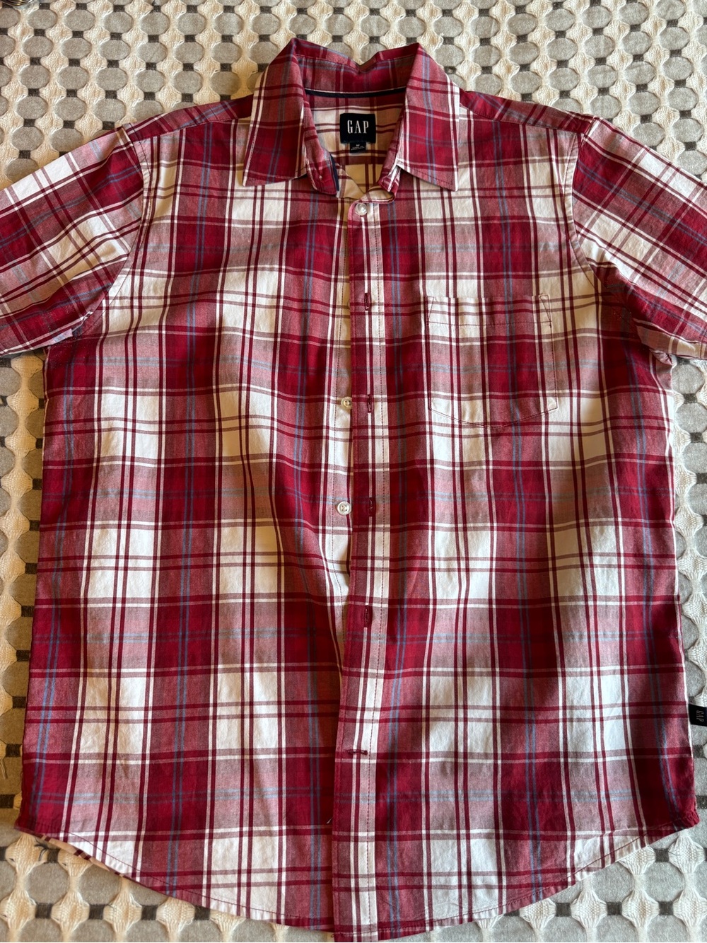 GAP Red and White Plaid Short-Sleeve Button-Down Shirt